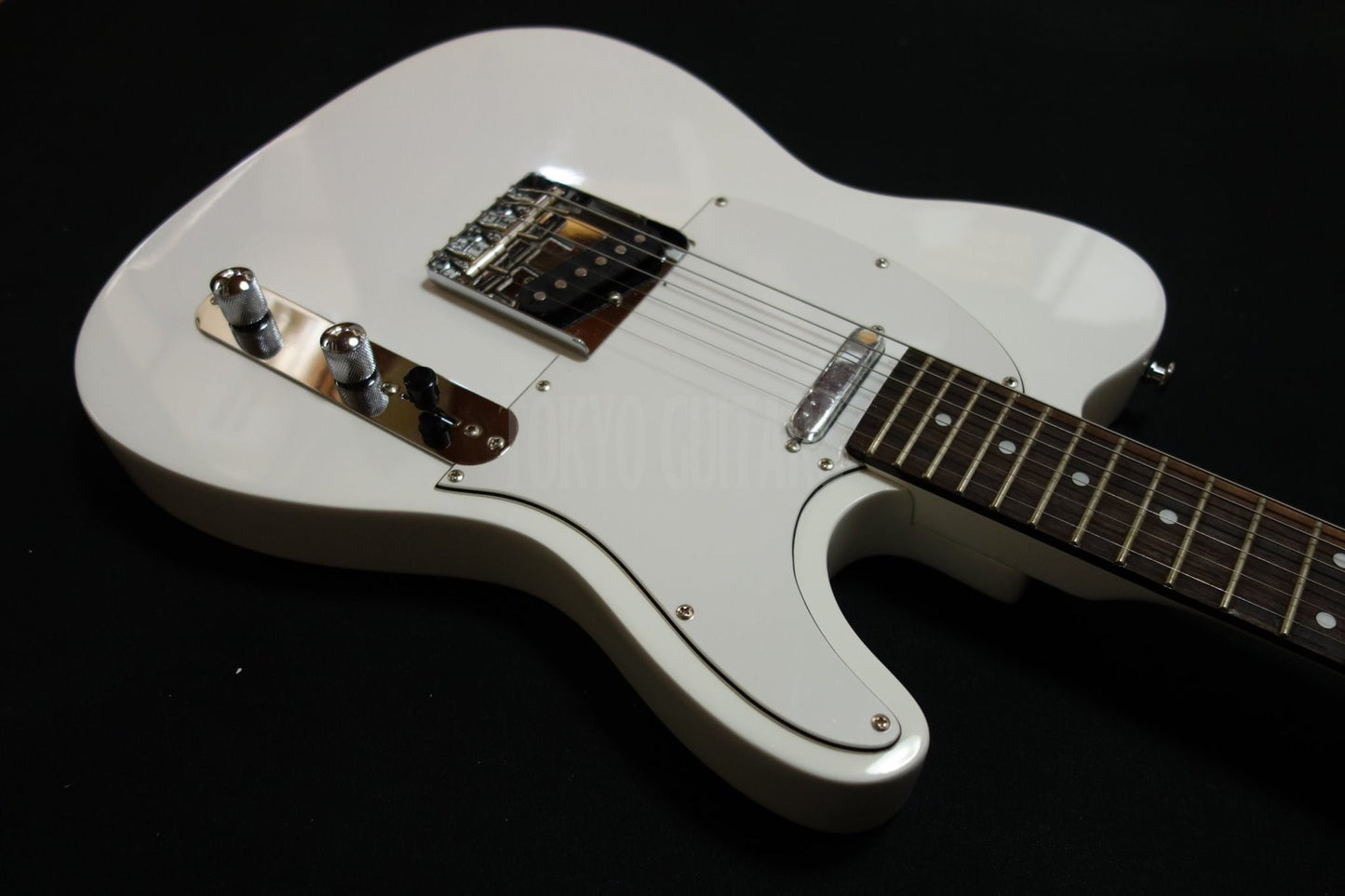 TL-300 (Solid White)