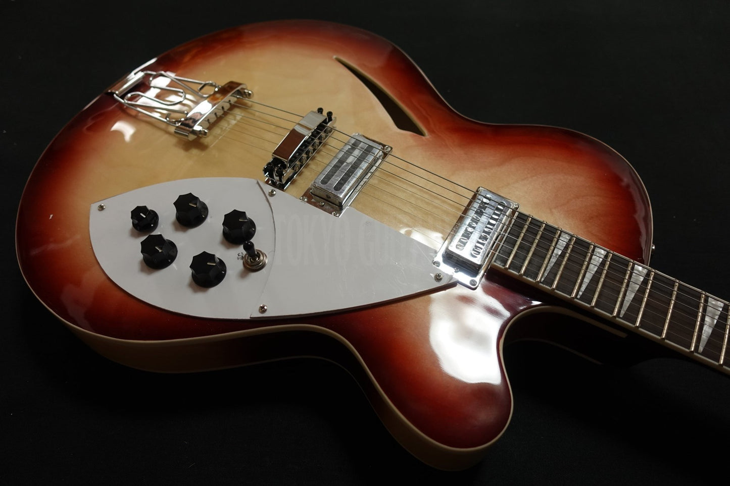 RB-600 (Cherry Burst)