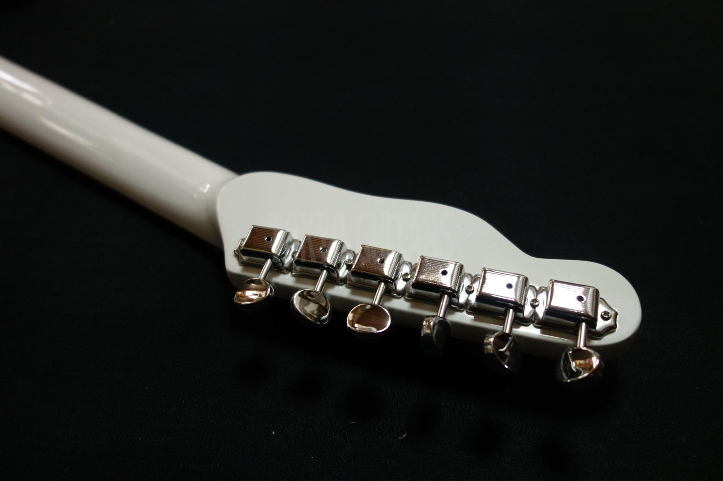 TL-300 (Solid White)