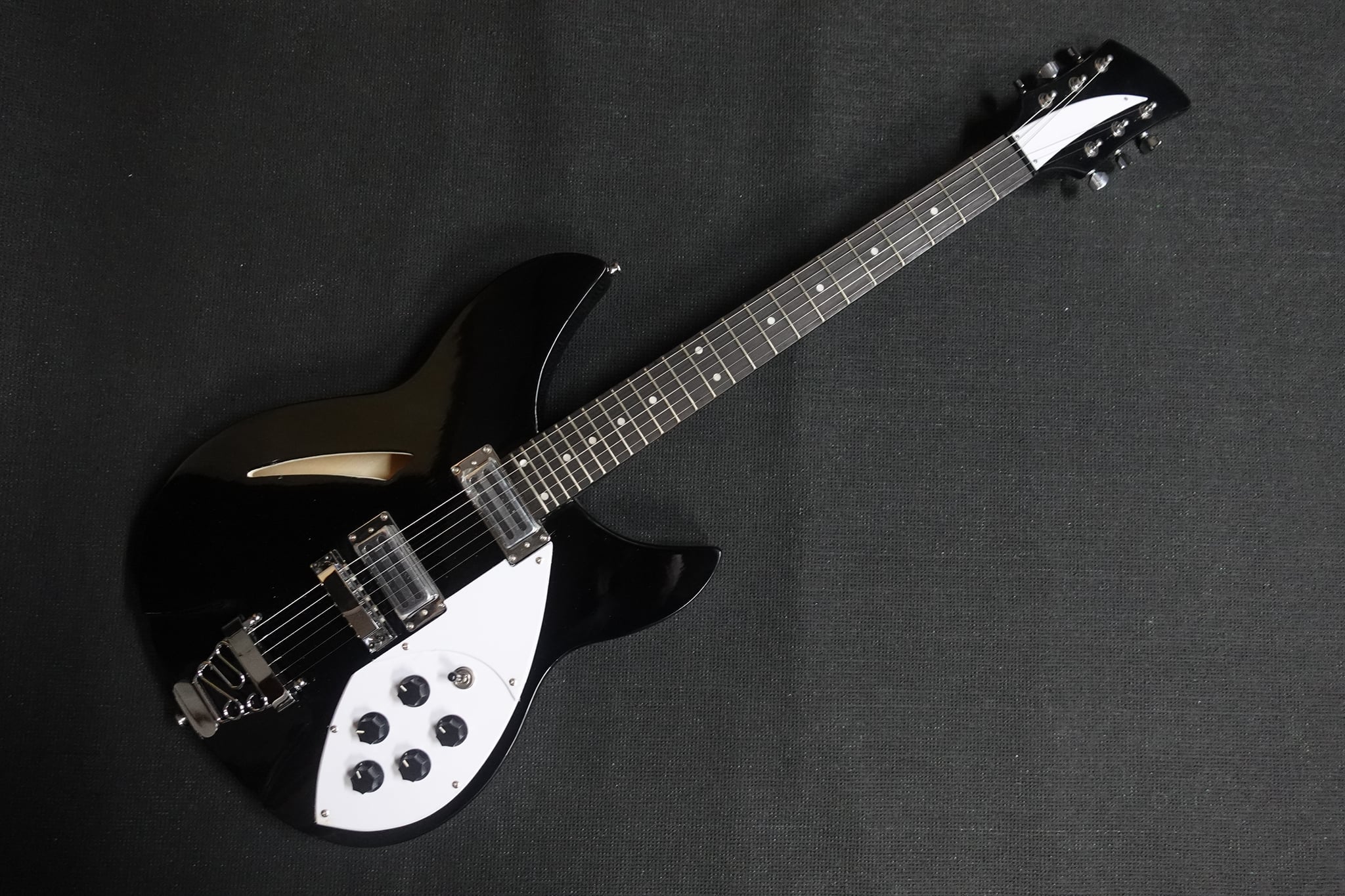 TOKYO GUITARS