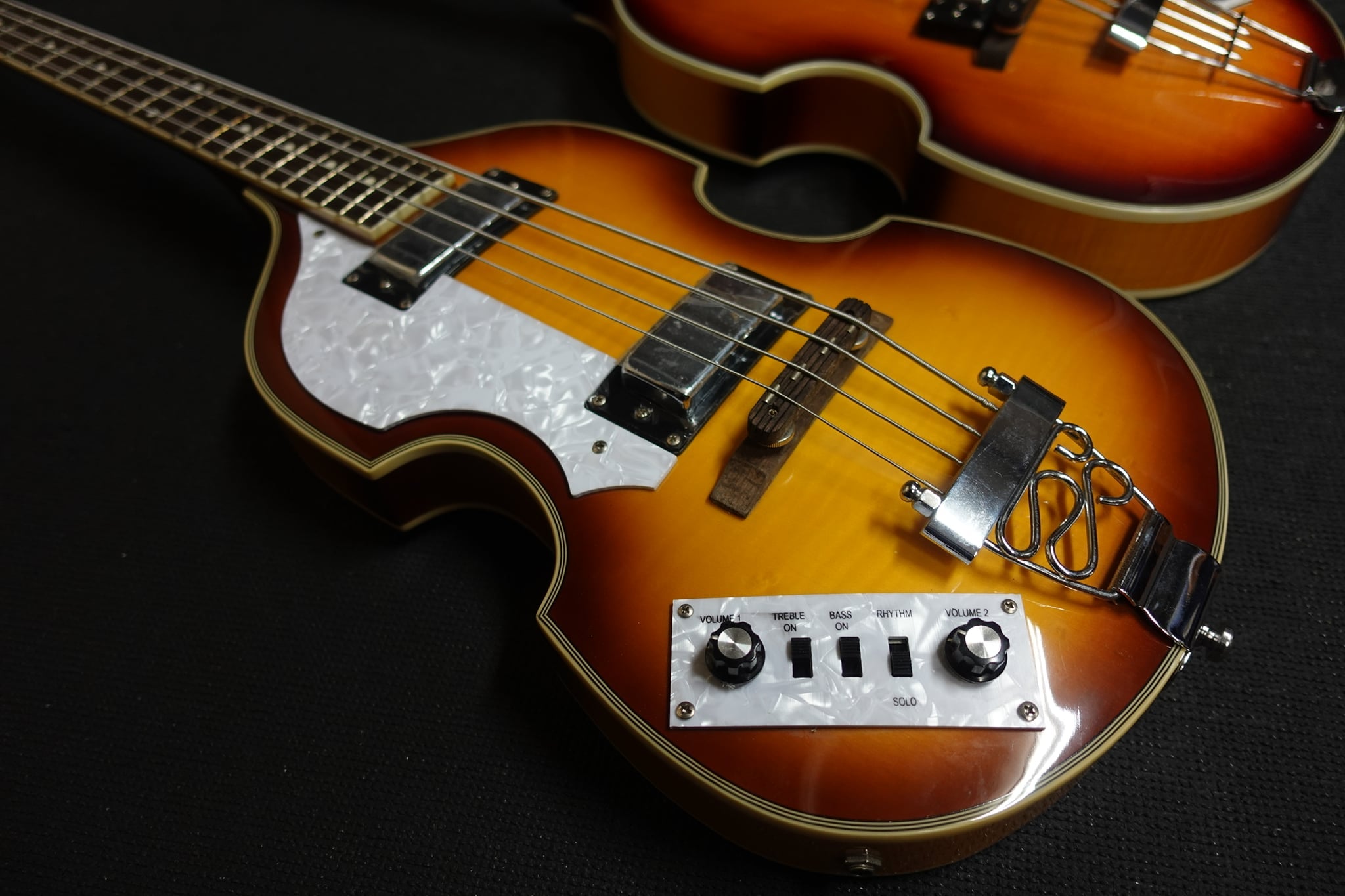 TOKYO GUITARS